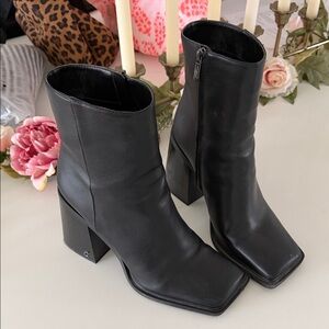 Circus by Sam Edelman Black Square-Toe Block Heel Ankle Boots